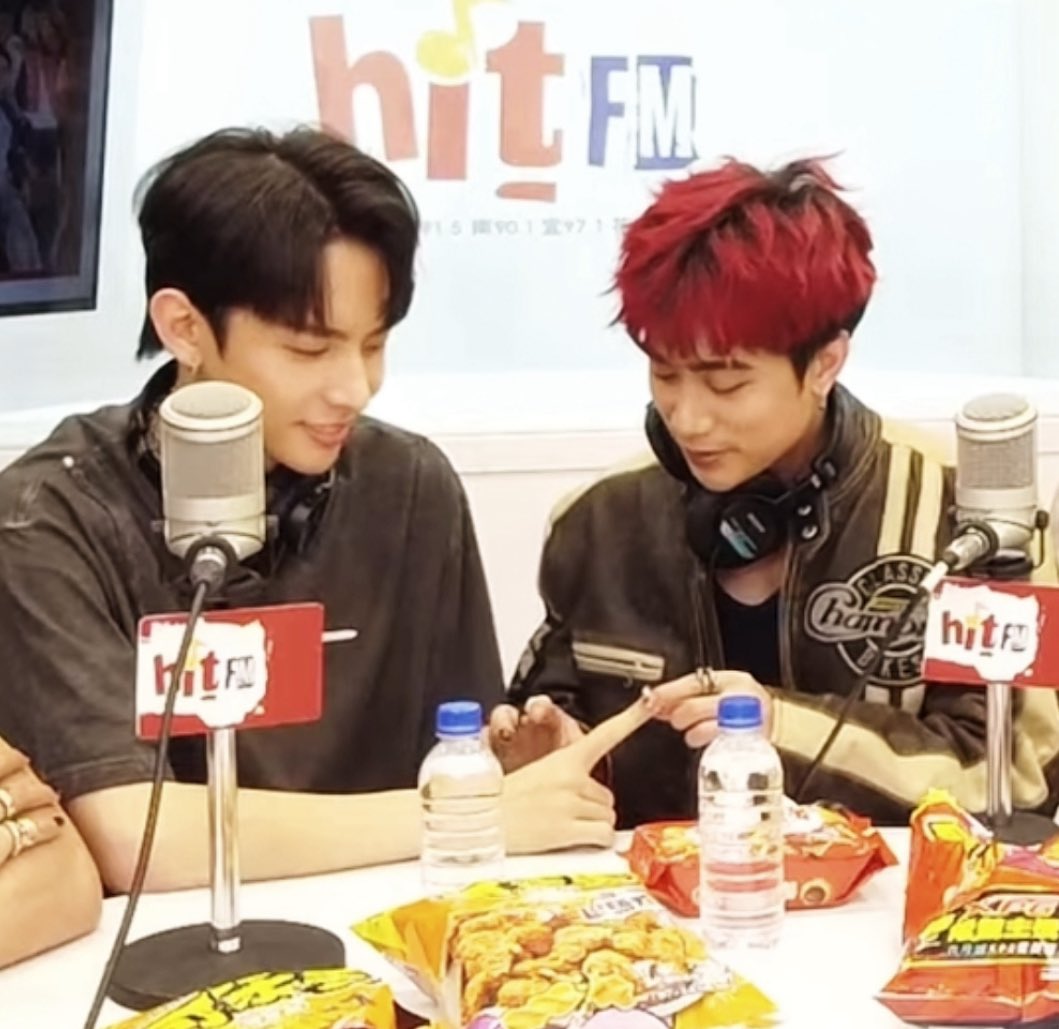 joshtincloud's tweet image. i do 🥺💒💍