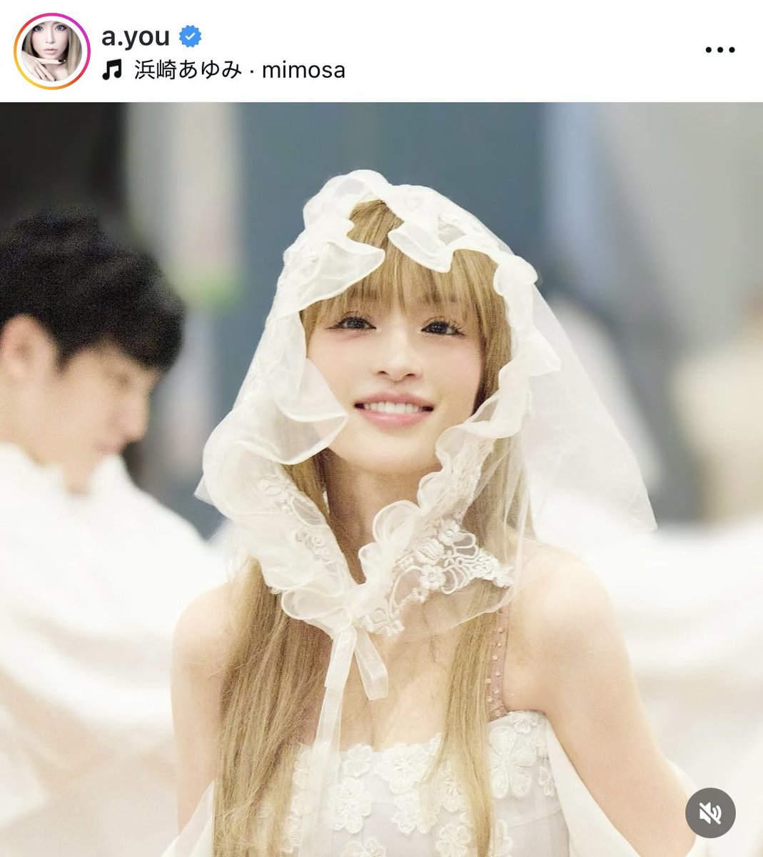 浜崎あゆみってあまりの可愛さに一生整形の噂が途絶えなくて、もう25年くらいずっと言われ続けてるのがすごい。初期も途中も今もただただ可愛い。こんなに唯一無二で可愛くてずっとファンのために努力し続けていることがすごい。歌詞が羽ばたこう系で平成を感じるのもまた良い。