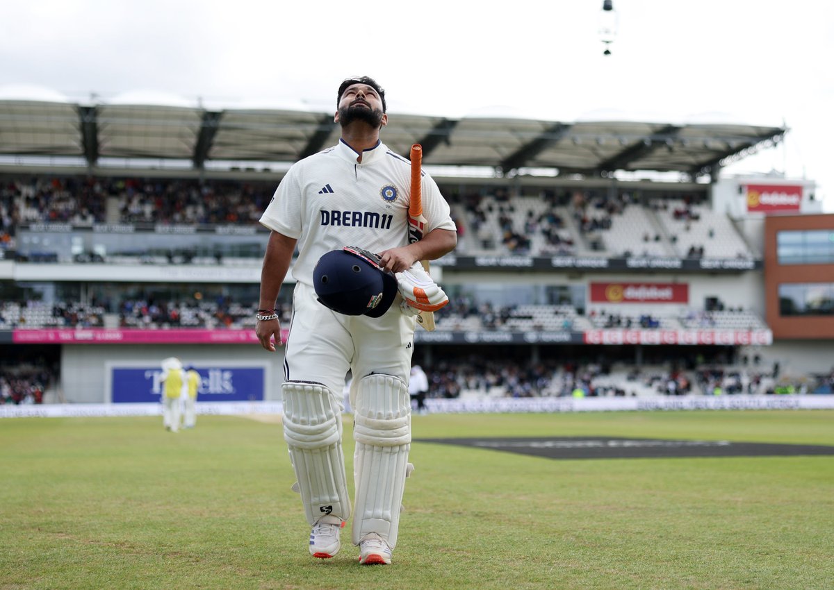 BCCI (@bcci) on Twitter photo 📸 📸
What an entertainer! What a performer! 🫡 🫡
Rishabh Pant - Take. A. Bow 🙌
Updates ▶️ bit.ly/ENGvIND-1stTES…
#TeamIndia | #ENGvIND | <a href="/RishabhPant17/">Rishabh Pant</a> 📸 📸
What an entertainer! What a performer! 🫡 🫡
Rishabh Pant - Take. A. Bow 🙌
Updates ▶️ bit.ly/ENGvIND-1stTES…
#TeamIndia | #ENGvIND | <a href="/RishabhPant17/">Rishabh Pant</a>