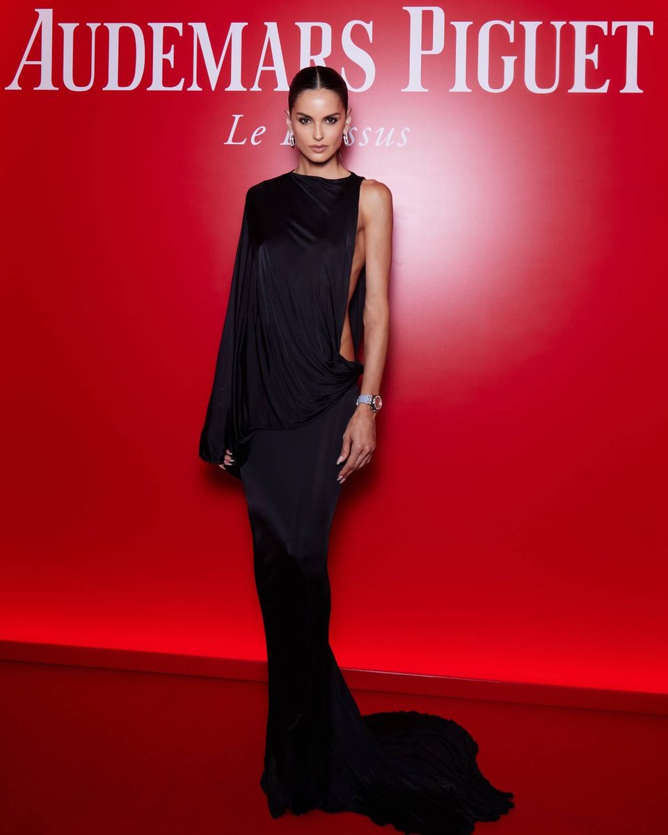 Izabel Goulart é a nova Friend of the House da Audemars Piguet. Modelo brasileira marca a nova fase da sua relação com a relojoaria suíça durante eventos exclusivos em St. Tropez.
harpersbazaar.uol.com.br/moda/izabel-go…