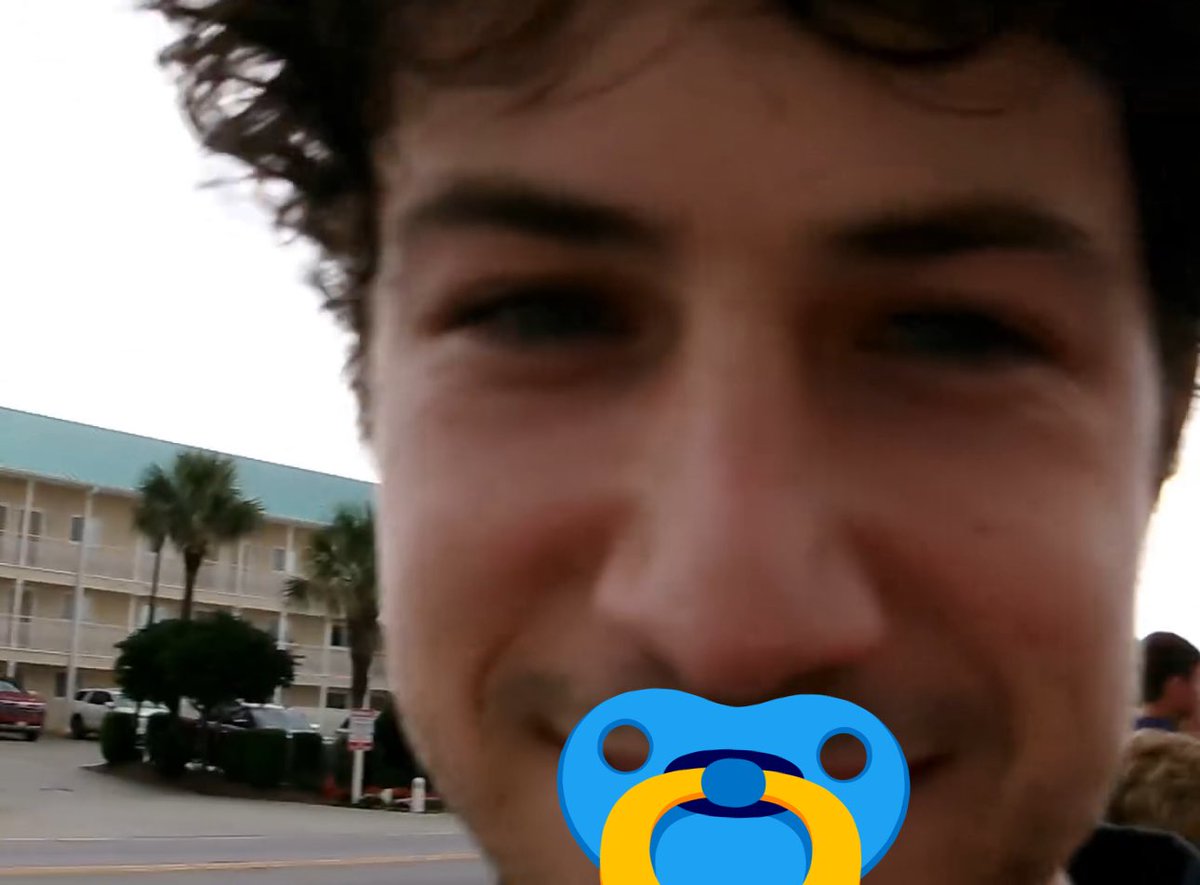 he’s 4 seconds old