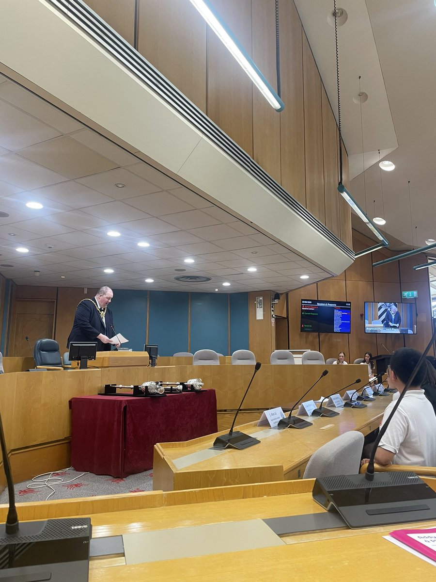 Ms Yarrow tweet media