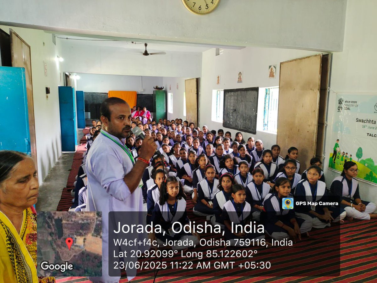 TalcherArea_MCL's tweet photo. A Free School Health Camp is organised by MCL , Talcher Area at SSVM, Badajorada on 23/06/2025 in regards to creating Awareness of Menstruation.
Disposable Sanitary Napkin &amp; Medicines were also distributed. https://t.co/2kItLC2t2n