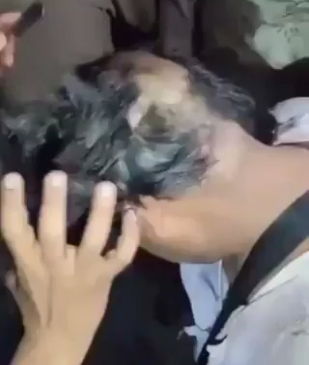 जिला इटावा के बकेवर वाली घटना से समझिए 

इसीलिए कोई भी एससी –एसटी ओबीसी समाज का व्यक्ति रामभद्राचार्य ,धीरेंद्र शास्त्री ,अनुरुद्धाचार्य, देवकीनंदन ठाकुर (शर्मा) जैसा बड़ा भागवत कथा वाचक बनकर सुख नहीं भोग पता 

मेरा यादव समाज के लोगों से आग्रह है, अगर भागवत कथा करानी हो तो