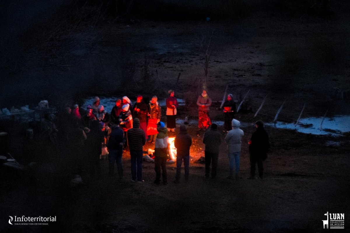 Infoterritorial's tweet image. Este fin de semana, la comunidad mapuche-tehuelche de Sierra Colorada, en Chubut celebró el Wiñoy Tripantu, el inicio de un nuevo ciclo.
Cobertura colaborativa @Luan_Colectiva @Infoterritorial
instagram.com/p/DLPx112N-gP/…
