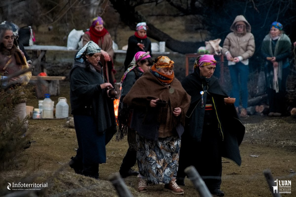 Infoterritorial's tweet image. Este fin de semana, la comunidad mapuche-tehuelche de Sierra Colorada, en Chubut celebró el Wiñoy Tripantu, el inicio de un nuevo ciclo.
Cobertura colaborativa @Luan_Colectiva @Infoterritorial
instagram.com/p/DLPx112N-gP/…