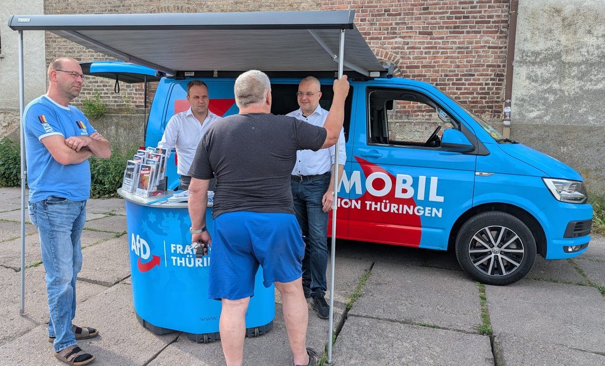 Unterstützung am Infomobil der Landtagsfraktion mit Daniel Haseloff in Gräfentonna heute. Vielen Dank an alle Besucher und allen eine gute Woche!

#Gräfentonna #Infostand #AfD #Fraktion #Thüringen