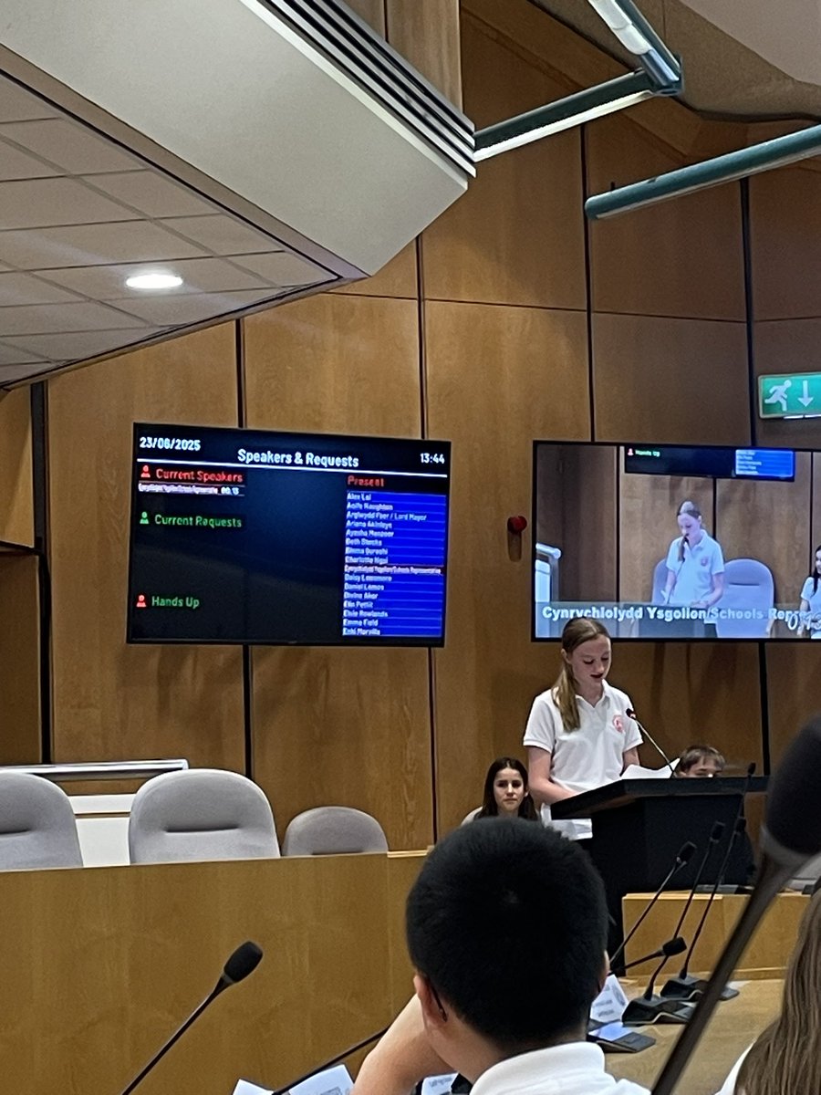 Ms Yarrow tweet media