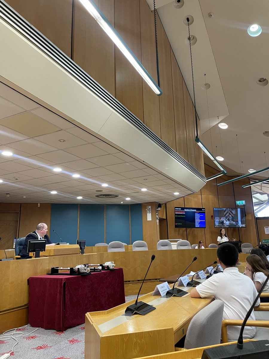 Ms Yarrow tweet media