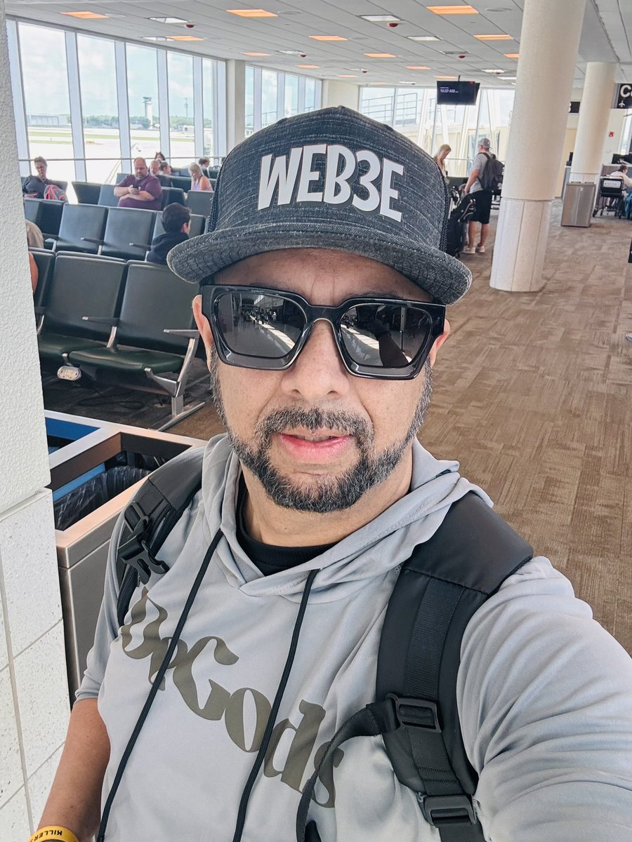 GM Fam! We are about to board the flight to NYC! <a href="/NFT_NYC/">NFT.NYC</a> we are on our way!!🙌🍻🎉