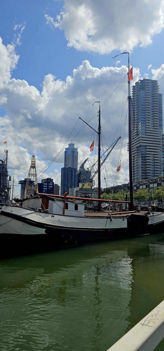 HeartFyD's tweet photo. Rotterdam Leuvehaven #rotterdam https://t.co/486qd1tm45