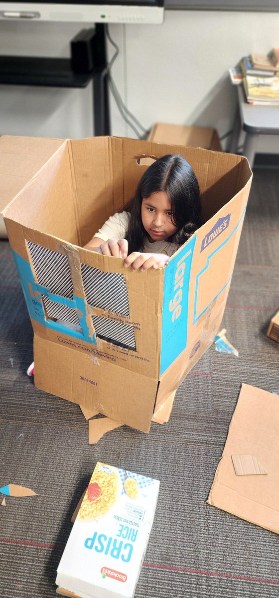 MrsCostillaEB's tweet photo. Letting our imaginations run wild at ESL/Bilingual summer school!  Building houses, pools, rooms, and more!
#melissaisd https://t.co/f5IJ8dFi3z