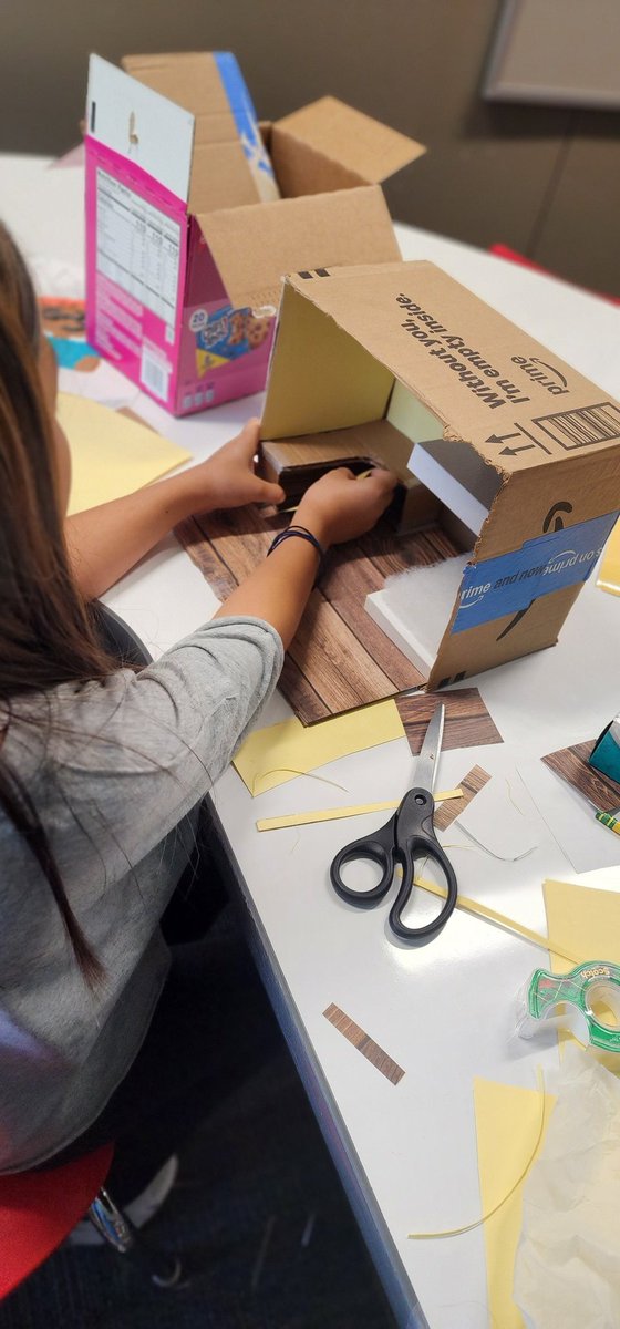 MrsCostillaEB's tweet photo. Letting our imaginations run wild at ESL/Bilingual summer school!  Building houses, pools, rooms, and more!
#melissaisd https://t.co/f5IJ8dFi3z