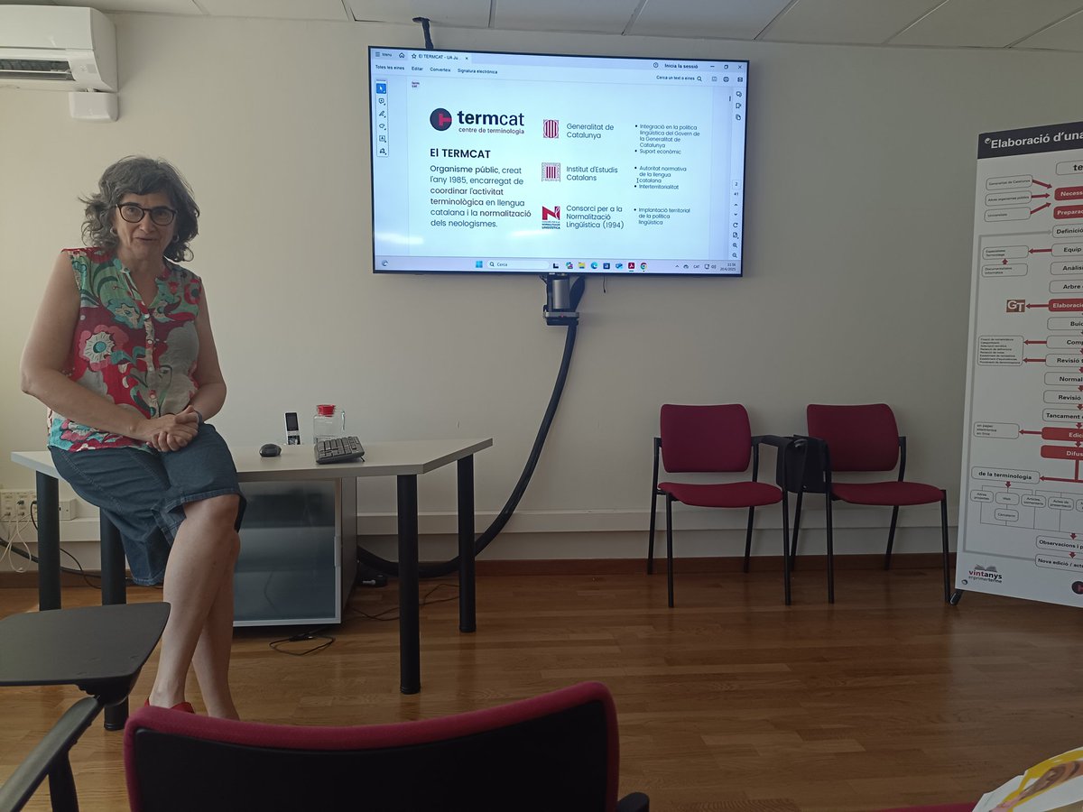 Catalana_UA's tweet photo. A més, vam poder visitar l'Institut d'Estudis Catalans, la Biblioteca Nacional de Catalunya, els estudis de TV3 (@som3cat ) i el Termcat (@term_cat), on l'alumnat ha pogut gaudir dels recursos terminològics de l'organisme.

#català #filologiacatalana #valencià #filocats https://t.co/6c4409lMKZ