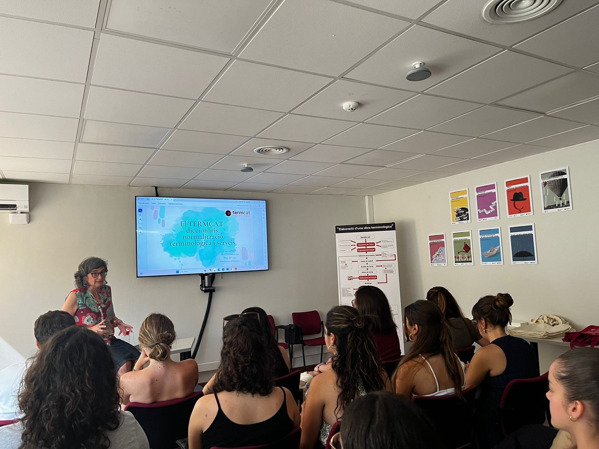 Catalana_UA's tweet photo. A més, vam poder visitar l'Institut d'Estudis Catalans, la Biblioteca Nacional de Catalunya, els estudis de TV3 (@som3cat ) i el Termcat (@term_cat), on l'alumnat ha pogut gaudir dels recursos terminològics de l'organisme.

#català #filologiacatalana #valencià #filocats https://t.co/6c4409lMKZ