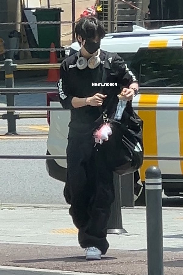 Hanhan3658's tweet photo. “我迈过人间万物，从不慌张，唯独你踏过山水，归来那一刻，我方寸大乱”

#SMTR25 #HAMIN #하민 #ハミン #SMNBG https://t.co/38lOGjM9mN