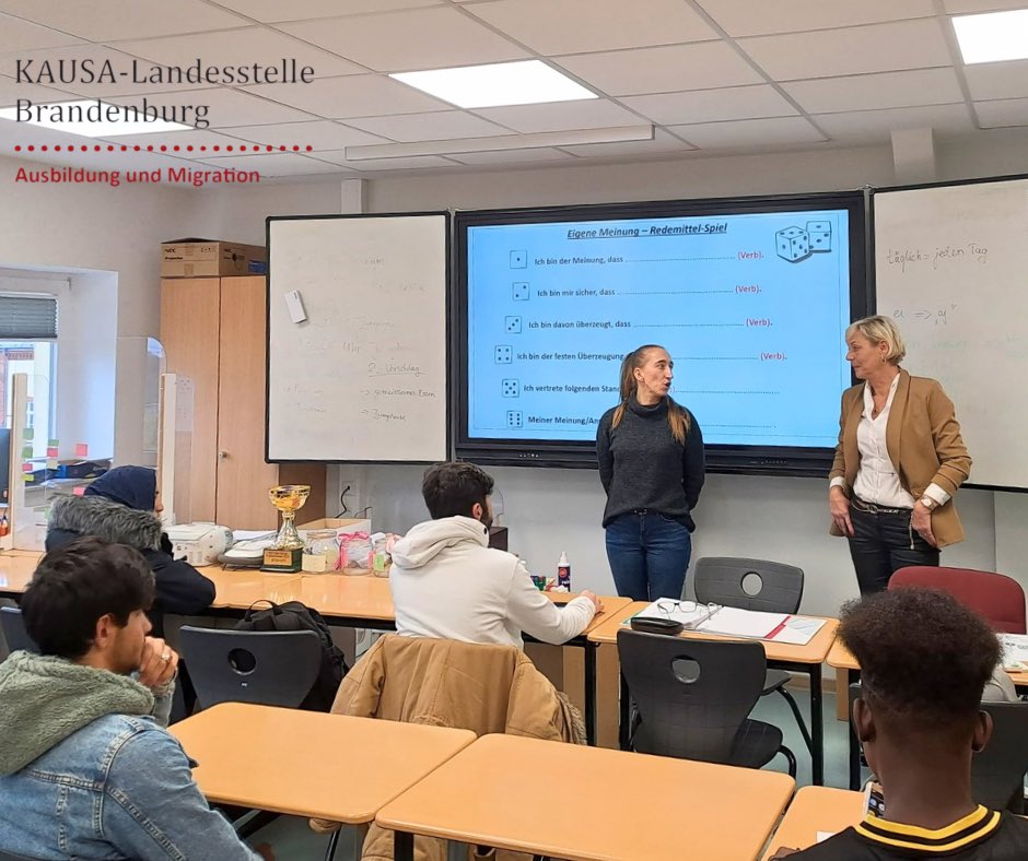 Unsere Projektmitarbeitenden Elena Austermann und Kathrin Wohlfarter organisierten eine Berufsorientierungsveranstaltung am OSZ Fürstenwalde. Mit Workshops und Infos rund um Ausbildung und duales Studium – viele Fragen, viel Interesse✨