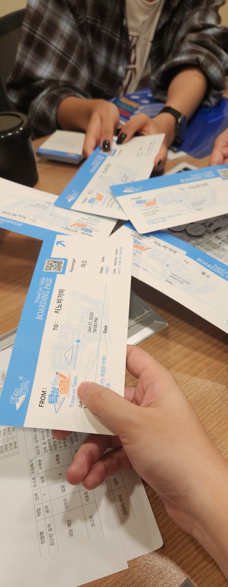 #나의_탁상여행기 #또만나요_탁상여행
[결국에는 (우주) 닌자였다🥷]
네 제가 탁상여행에서 끝내주는 시노비가미를 즐긴 사람으로 보이시나요? 쳇 들켰구만 보법이 다른 닌자의 발걸음으로 F.T.L을 달성해주지~!

안녕하세요 이상하게 시작해서 죄송합니다
시노비가미 테이블의 PC4 티그입니다~