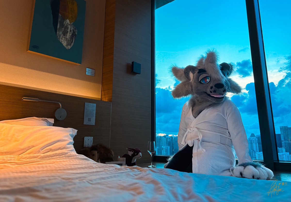 Reboot_Mixed's tweet photo. 二人だけで楽しもうよ :3

📸: @holmjeu 

#fursuit #fursuiting https://t.co/iuMaSPZ3qu