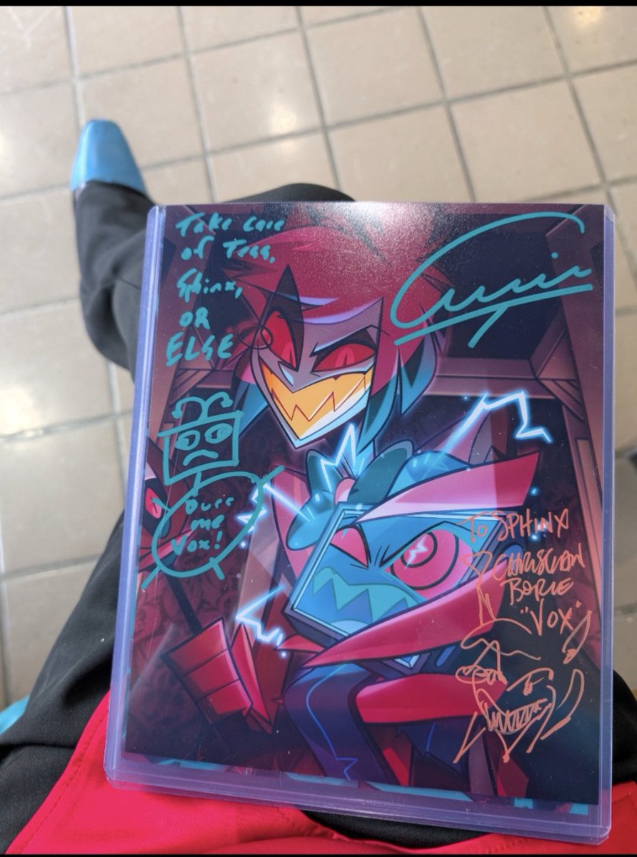 m__arissa's tweet photo. APPARENTLY A FAN ASKED AMIR AND CHRISTIAN TO DRAW EACH OTHER’S CHARACTERS AND CHRISTIAN WAS SO PROUD OF HIS, HE SHOWED IT OFF TO AMIR (also viv wanting to see the doodles is cute! 💖) https://t.co/h75mVN3GGv