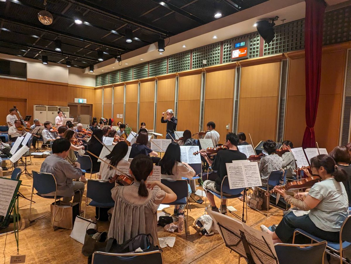 7月6日(日)14時開演
太田区民ホール アプリコ大ホール
#東京グリーン交響楽団
第40回定期演奏会まで2週間
曲の世界をより深く表現できるように… 指揮 #北原幸男 先生のご指導で練習に取り組んでいます

チケットぴあにて🎫好評発売中
全席指定1500円
Pコード295680
皆様のご来場をお待ちしております