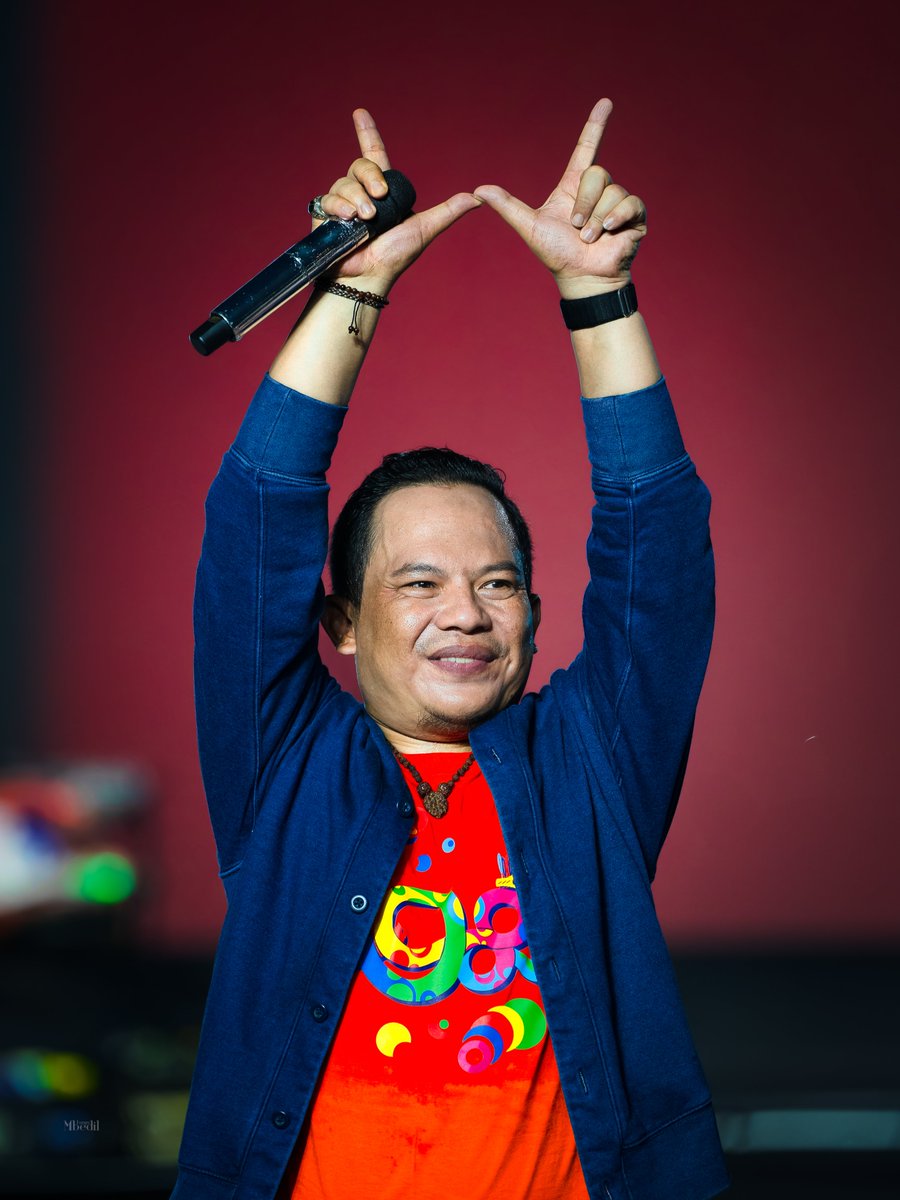 lunga_mbedil's tweet image. 250622 HUT DKI Jakarta 493. 🌟

#WALI #왈리 #FAANK #파앙 #APOY #아포이 #OVIE #오삐 #TOMI #토미