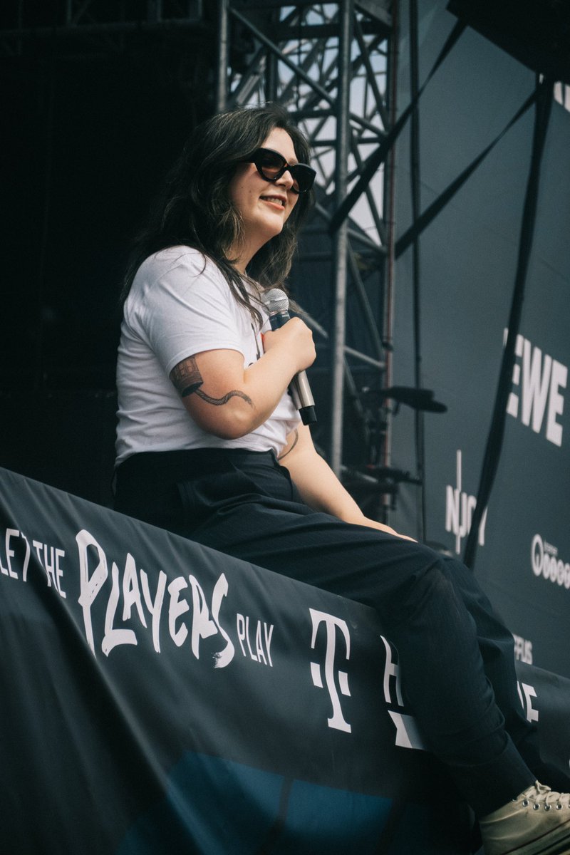 TeamLucyDacus's tweet image. Recap of Lucy’s last few shows of the #ForeverIsAFeelingTour if you missed it ♾️
credit:
isla_mackie (ig)
1inn344 (ig)
dermusikfreak (ig)
snappyteeeth (ig)