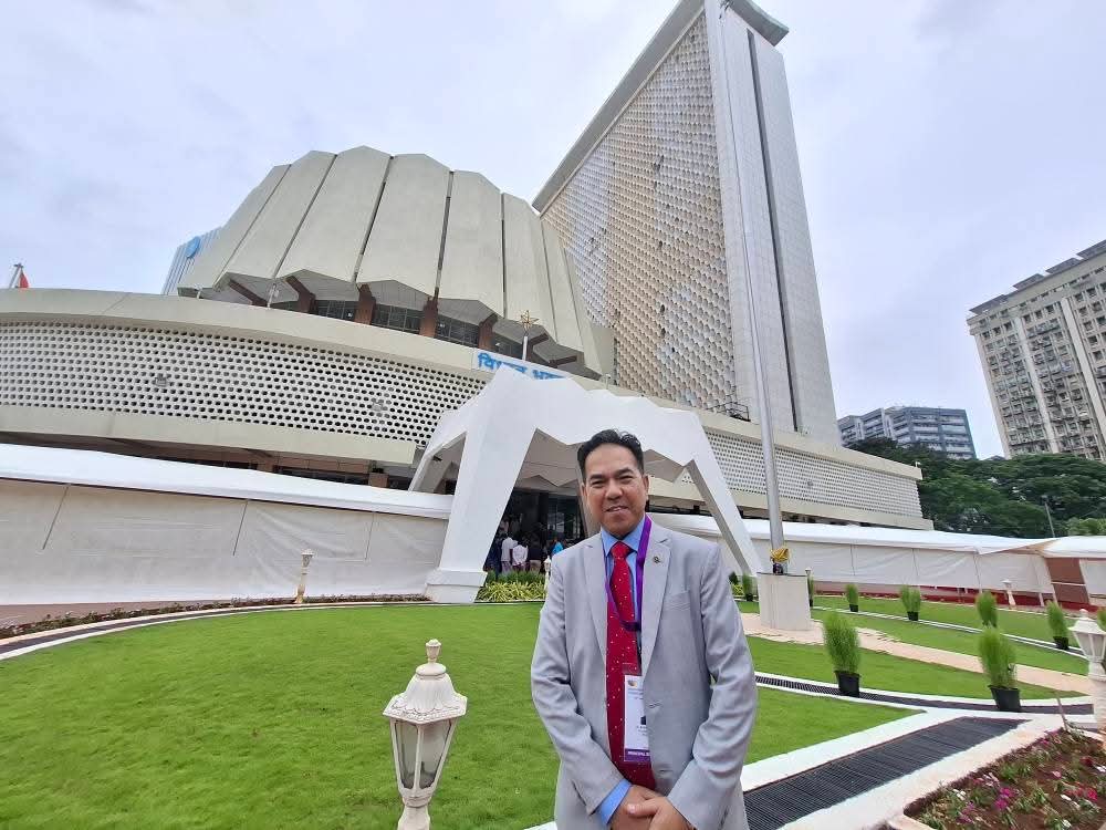 andrewsimons51's tweet photo. Attending Conference at Maharashtra Legislative Assembly, Mumbai today. Had a fruitful discussion and interaction with colleagues. https://t.co/VzgM9jbEbu