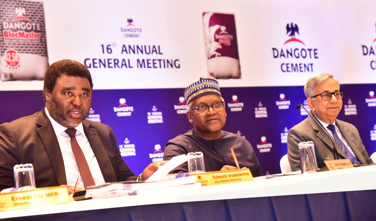 DangoteGroup's tweet image. Dangote Cement Plc hosts 16th AGM in Eko Hotel, Lagos.
Frame 1:
L-R: Non-Executive Director, Dangote Cement Plc, Devakumar Edwin; Non-Executive Director, Dangote Cement Plc, Douraid Zaghouani; Non-Executive Director, Dangote Cement Plc, Viswanathan Shankar; Independent…
