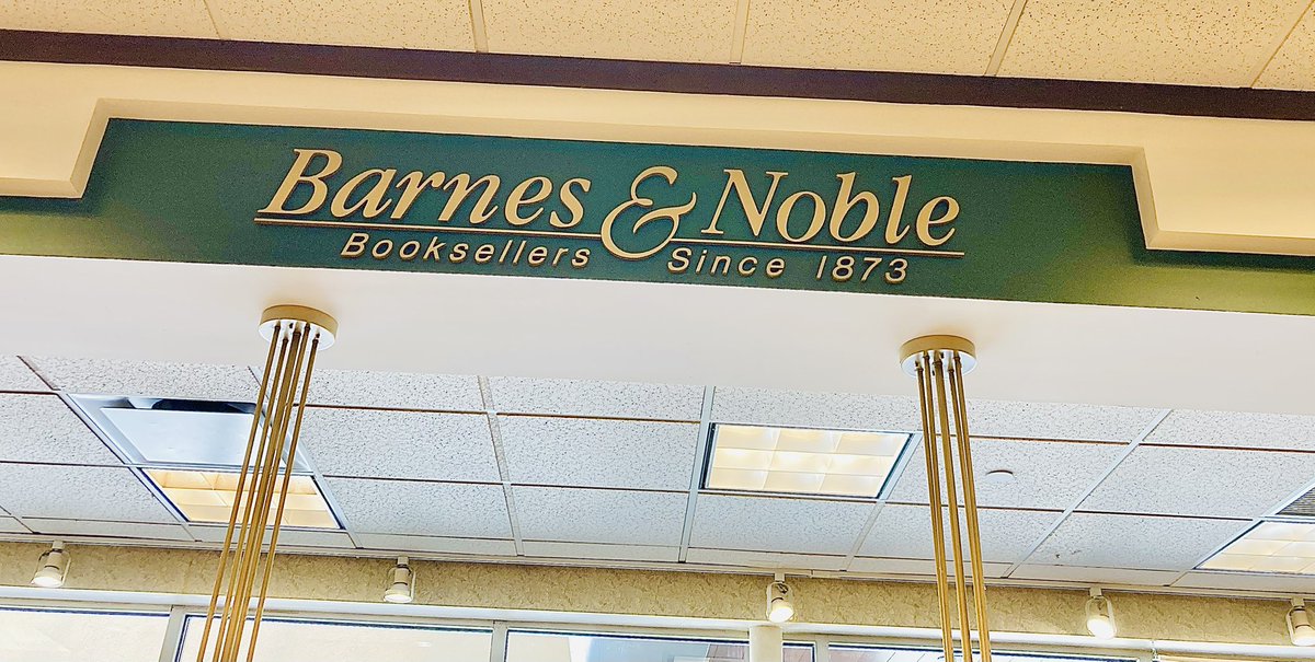 HopeTarr's tweet image. Saturday’s signing at Barnes & Noble in Brick, NJ was a blast - and a great way to kick off beach read season! We sold out of IRISH EYES but there are 6 signed copies of STARDUST left in store. #beachreads #HistFic #americansongbookseries #bookstagram