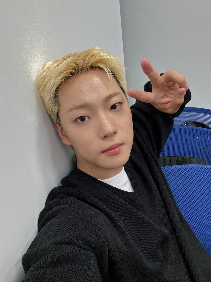 WM_ONOFF's tweet image. #이션

오늘도 고마웠어!!