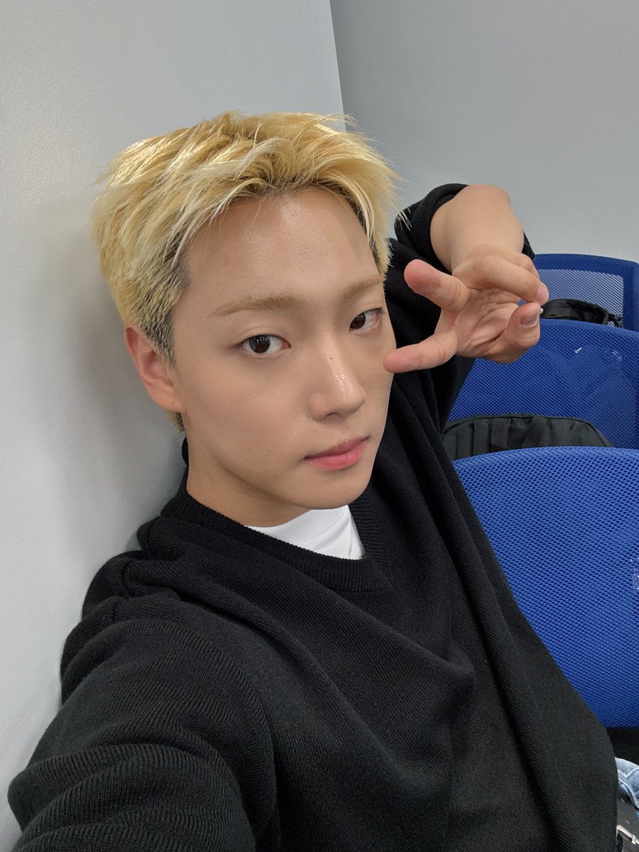 WM_ONOFF's tweet image. #이션

오늘도 고마웠어!!