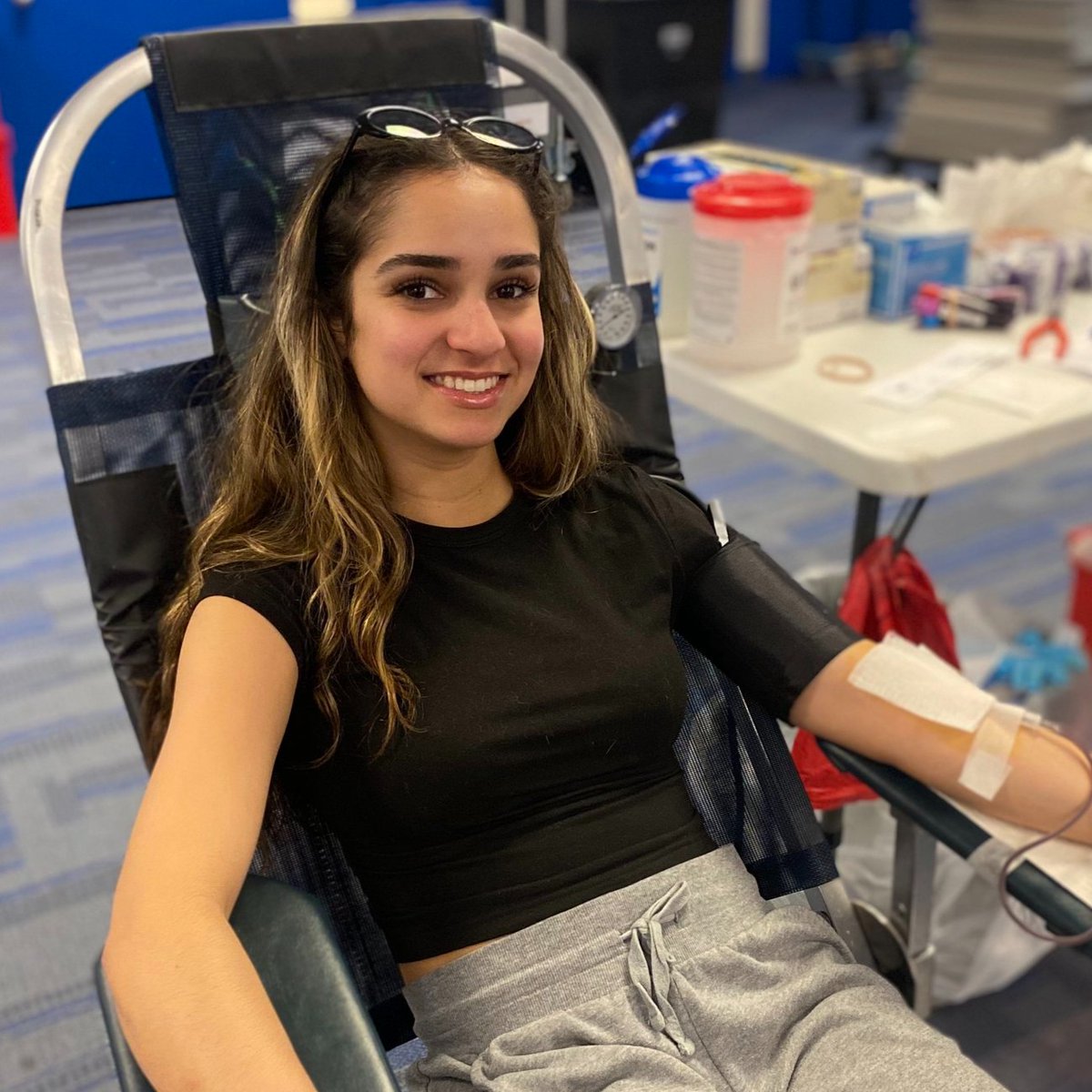 RIBloodCenter's tweet image. Join us for the @NBC10 Media Drive! 💪
📍 Mon, June 30 at Crowne Plaza
🔗 Schedule at bit.ly/43Zzazu
P.S. All donors will get an RIBC backpack or an adventure t-shirt and be entered to win tickets to see Rod Stewart!
#BloodDrive #RhodeIsland #Community #DonateBlood