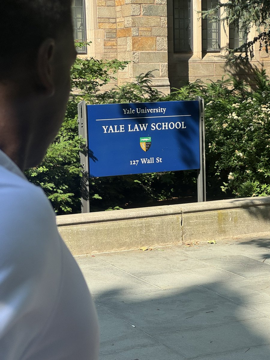 JrDyshon's tweet image. I enjoy camp @yalefootball . I loved being coached up by @coachjjanderson and look forward to moving forward in my recruiting process. I will definitely be back @CoachRenoYale @AlexKurtzYale #BogeyBoyz