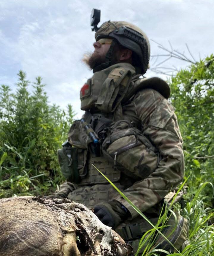 "Under drones &amp; artillery we are searching and pulling out whoever is possible &amp; bring them home. In a human way with heaviness in the heart &amp; with an infinite burden on the soul." Oleksii Yukov is the caretaker of a "Santa Campaña" of deceased Ukrainian &amp; russian soldiers.