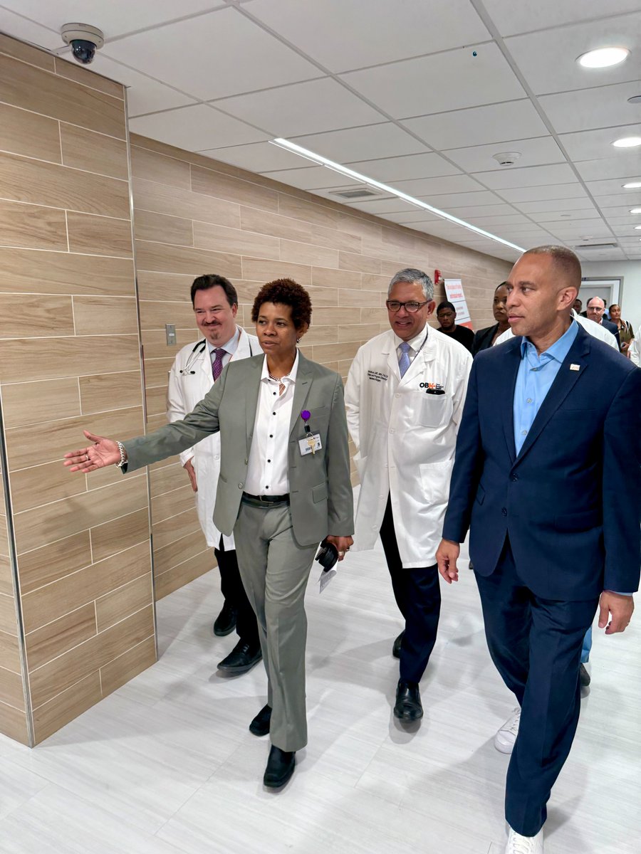 Honored to welcome Congressman Hakeem Jeffries to One Brooklyn Health Brookdale Campus as part of the Congressional Save Our Hospitals Week of Action. His visit included a meaningful tour and a roundtable discussion with providers, administrators, and community leaders!