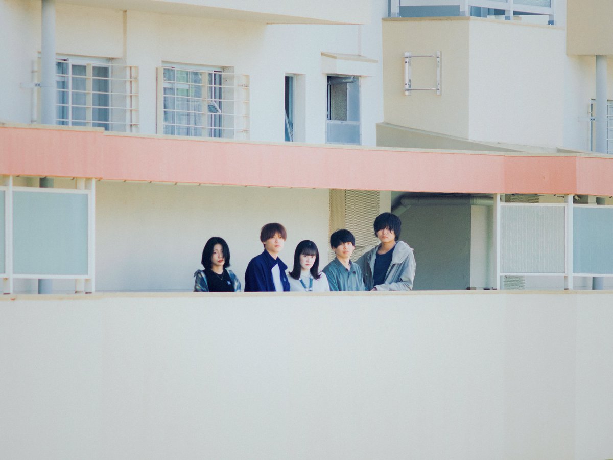 ▽ Luouf [ルーフ] △

─────────────
屋根の下に集えば

▷member◁
Vo./Gt. <a href="/a__yana__/">彩那</a>
Gt. <a href="/rai_to_f/">福田 礼十</a>
Gt. <a href="/kimurrr/">朔凪</a>
Ba. <a href="/mkn_kit/">牧野 渓大</a>
Dr. <a href="/bungakunosusume/">しゅう</a>
─────────────

photo by <a href="/tatsuhito_tkg/">タカギタツヒト</a>