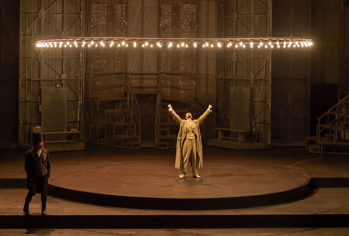 Opera_Comique's tweet image. ❤️‍🔥 « Et toi, malheureux Faust, quelle ardeur insensée conduit ici tes pas ? »

📅 Faust est sur la scène de l’Opéra-Comique jusqu’au 1er juillet !
Plus d’infos 👉 opera-comique.com/fr/spectacles/…