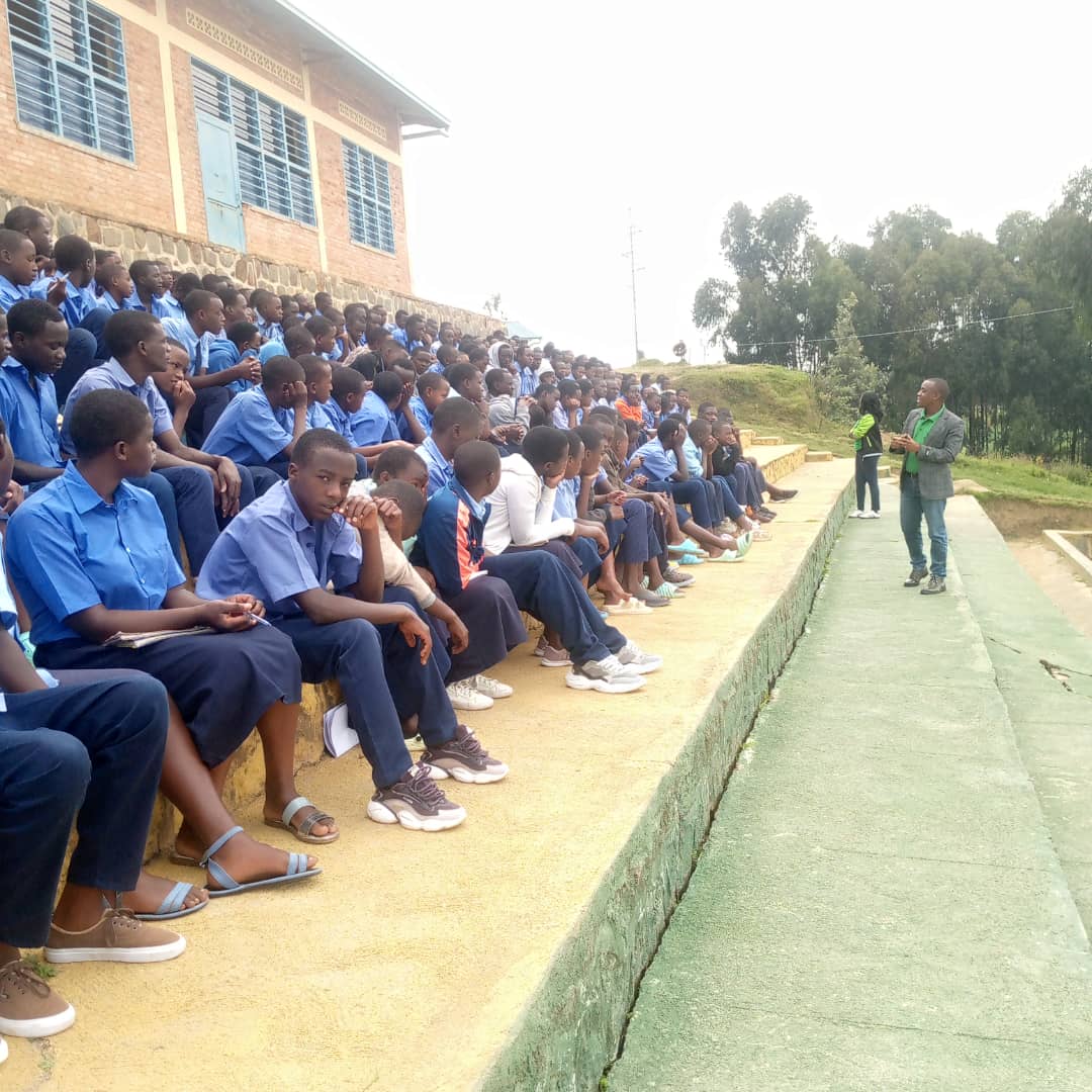 IFAWE2024's tweet photo. Reproductive health is a topic that should always be discussed with teenagers. Today at G.S. GASAKA, we had a lively and engaging session on the subject. https://t.co/PQWuwme714