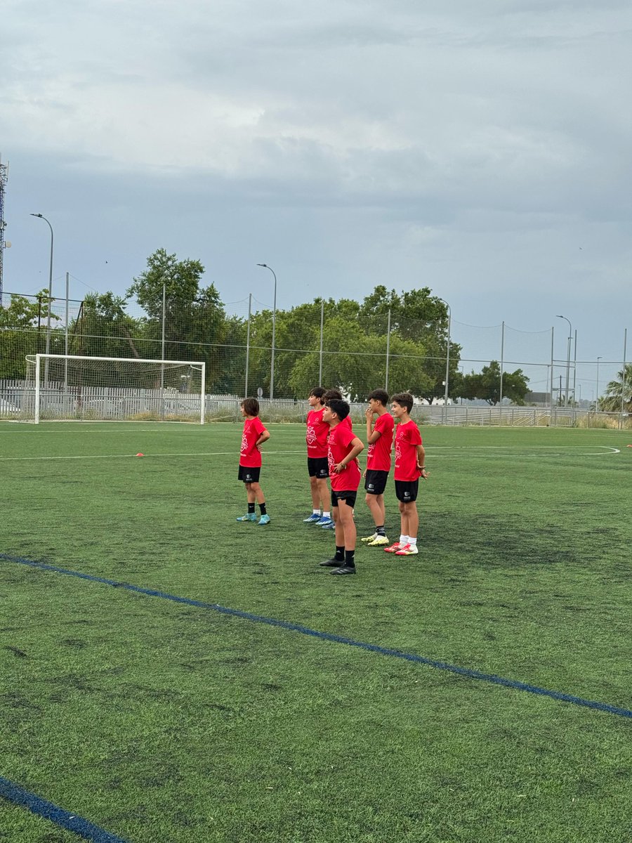 Cerramos el Día 1️⃣ con imágenes que hablan por sí solas 😄

🤩 Porque esto no es solo fútbol… ¡es una experiencia para recordar!

🙌 ¡Gracias a todos! Con muchas ganas del día 2️⃣
