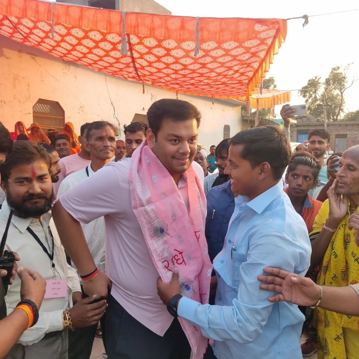 LodhiSumendra's tweet photo. उत्तर प्रदेश सरकार में माननीय बेसिक शिक्षा मंत्री श्री @thisissanjubjp  जी को जन्मदिवस की ढेर सारी बधाई एवं हार्दिक शुभकामनाए.! 
🙏🎂💐 https://t.co/m4R3x1aAXN