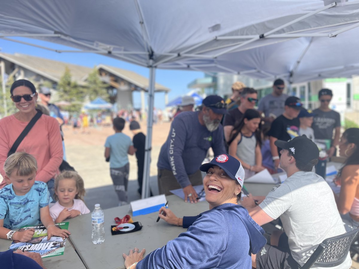 SLCUT2034's tweet image. HAPPY OLYMPIC & PARALYMPIC DAY! 🎉🥳
We celebrated this weekend at the @UtahOlympicPark with activities, workouts and autograph signings with local Olympians & Paralympians. Let's move! 💪
#OlympicDay #LetsMove