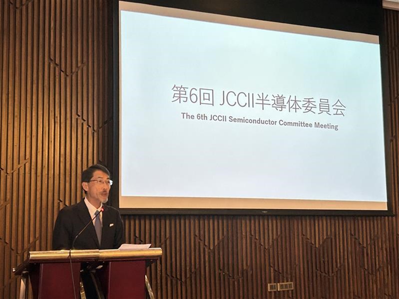 Joined the 6th #JCCII #Semiconductor Committee with 100+ Japanese business participants. Very encouraged by their drive to find chances, including through presentations from Assam, Tata Electronics &amp; IIT Gandhinagar.
Heading to a Tata semicon site in GJ soon with Japanese firms.