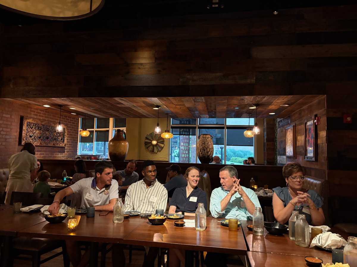 SamfordAlumni's tweet image. Nashville, you never disappoint! We loved connecting with alumni in your city and sharing memories that remind us why the Samford community is so special. Swipe through highlights from our recent event, and check this link for upcoming opportunities: samford.edu/alumni/events/.