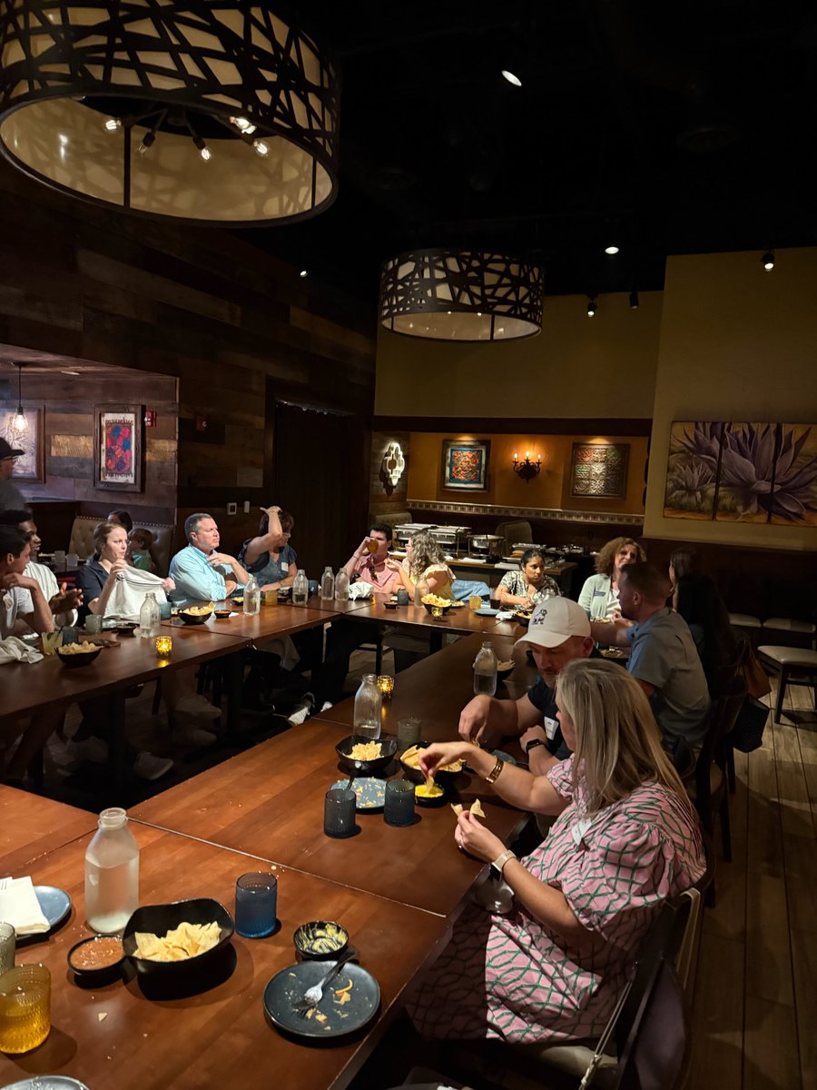 SamfordAlumni's tweet image. Nashville, you never disappoint! We loved connecting with alumni in your city and sharing memories that remind us why the Samford community is so special. Swipe through highlights from our recent event, and check this link for upcoming opportunities: samford.edu/alumni/events/.