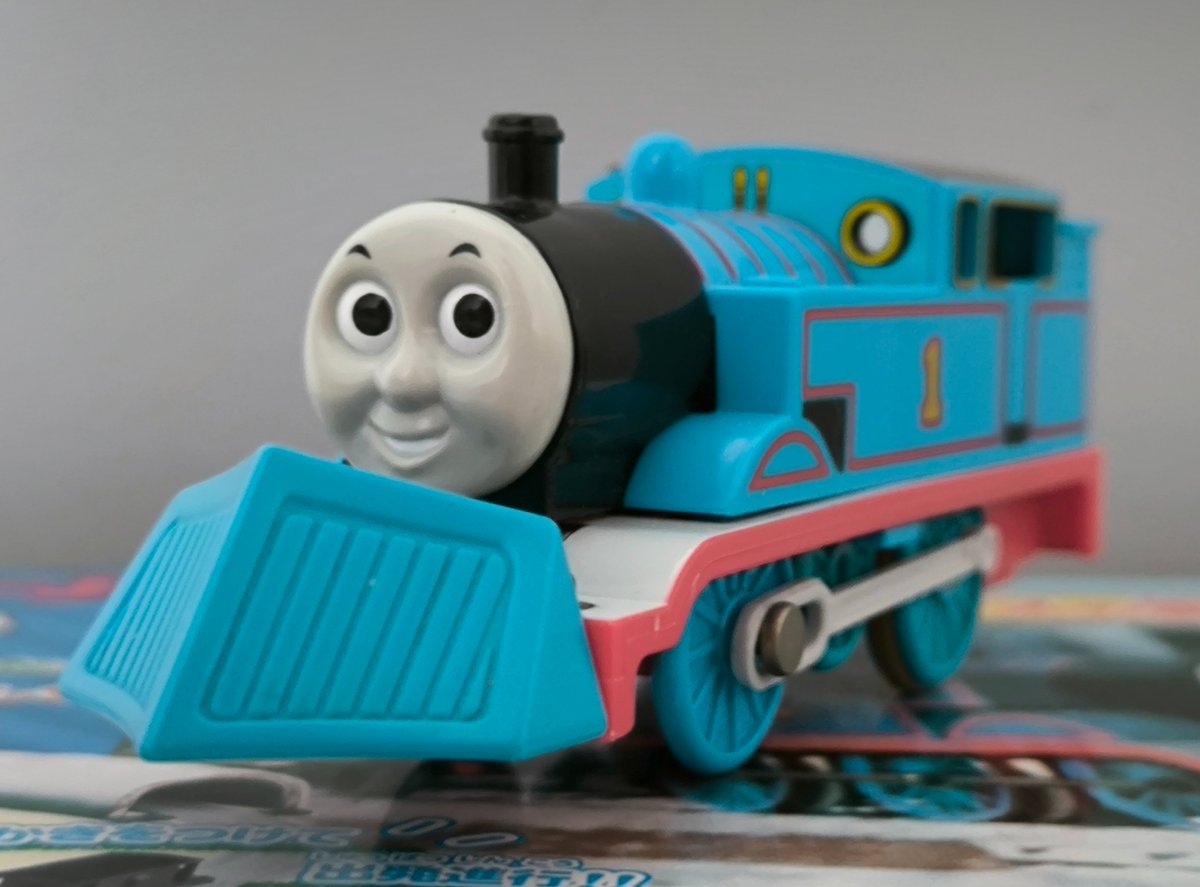 traintoolbox's tweet image. Here's the Plarail Thomas Snowplow Set released around December 2003, pretty basic but cute set. The white tracks are a neat inclusion and i like the exclusive Thomas variant. Unfortunately i am missing 3 trees and the brown brakevan (seller threw in Toad instead).