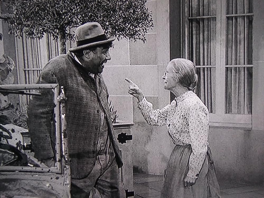 SaveRedlandLibr's tweet photo. 4:25pm TODAY on @TalkingPicsTV
From 1964, s2 Ep 20 of #Comedy series📺#TheBeverlyHillbillies - "Lafe Returns" directed by #RichardWhorf & written by #PaulHenning + #MarkTuttle
🌟#BuddyEbsen #IreneRyan #DonnaDouglas #MaxBaerJr #PeterWhitney #RaymondBailey #NancyKulp #BobsWatson https://t.co/WudX6TDjpj