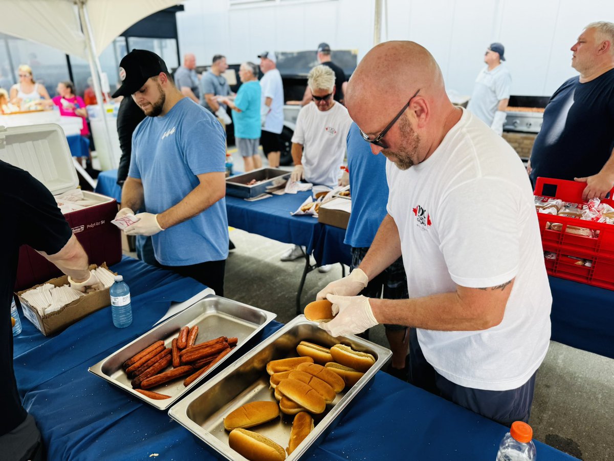 LOCAL444UNIFOR's tweet image. ☀️ What a Day! ☀️
The Windsor Assembly Plant Open House was a massive success! A big THANK YOU to all the Local 444 members & guests who came to celebrate 100 years of building cars in 🇨🇦
Shoutout to our Steward Body for braving the BBQ heat! 🔥
#Local444 #100YearsStrong