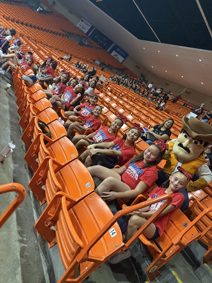 CHuerta_JCE's tweet photo. Carrasco is in the house!!! Beginning our 25-26 UTEP cheer camp!!! The Herd is ready to learn and make amazing memories!!! ♥️📣⛏️⛏️⛏️📣♥️ #PicksUp #TheHerd #BuffSquad @JFCarrasco_JCE @SGTCarrasco_ES @MSosa_JCE @pdelgado_JCE @UTEPCheer https://t.co/QffbUvLMXi