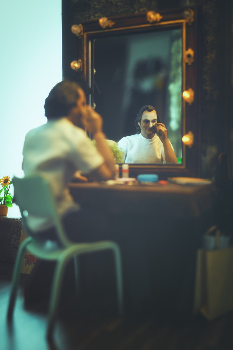 Arthur Fleck 🤡
#ArthurFleck #joker #JoaquinPhoenix #movie #toyphotography #photography #photooftheday